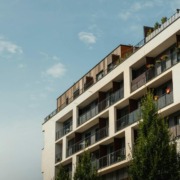 Article 104 : Services régies : un partenaire de confiance pour la gestion immobilière à Vienne